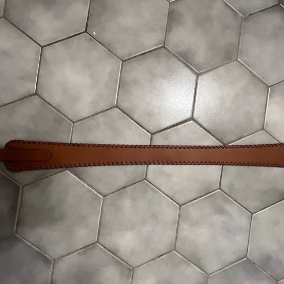 Banana Republic leather cognac belt - Picture 7 of 8